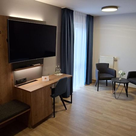 Hotel Am Hardtsee Ubstadt-Weiher Extérieur photo