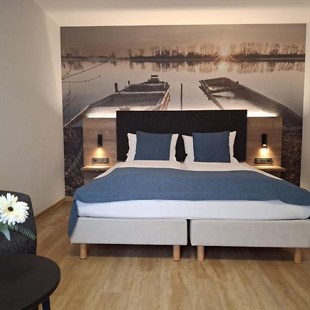Hotel Am Hardtsee Ubstadt-Weiher Extérieur photo